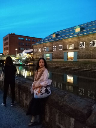 小樽,打工换宿的两个女孩