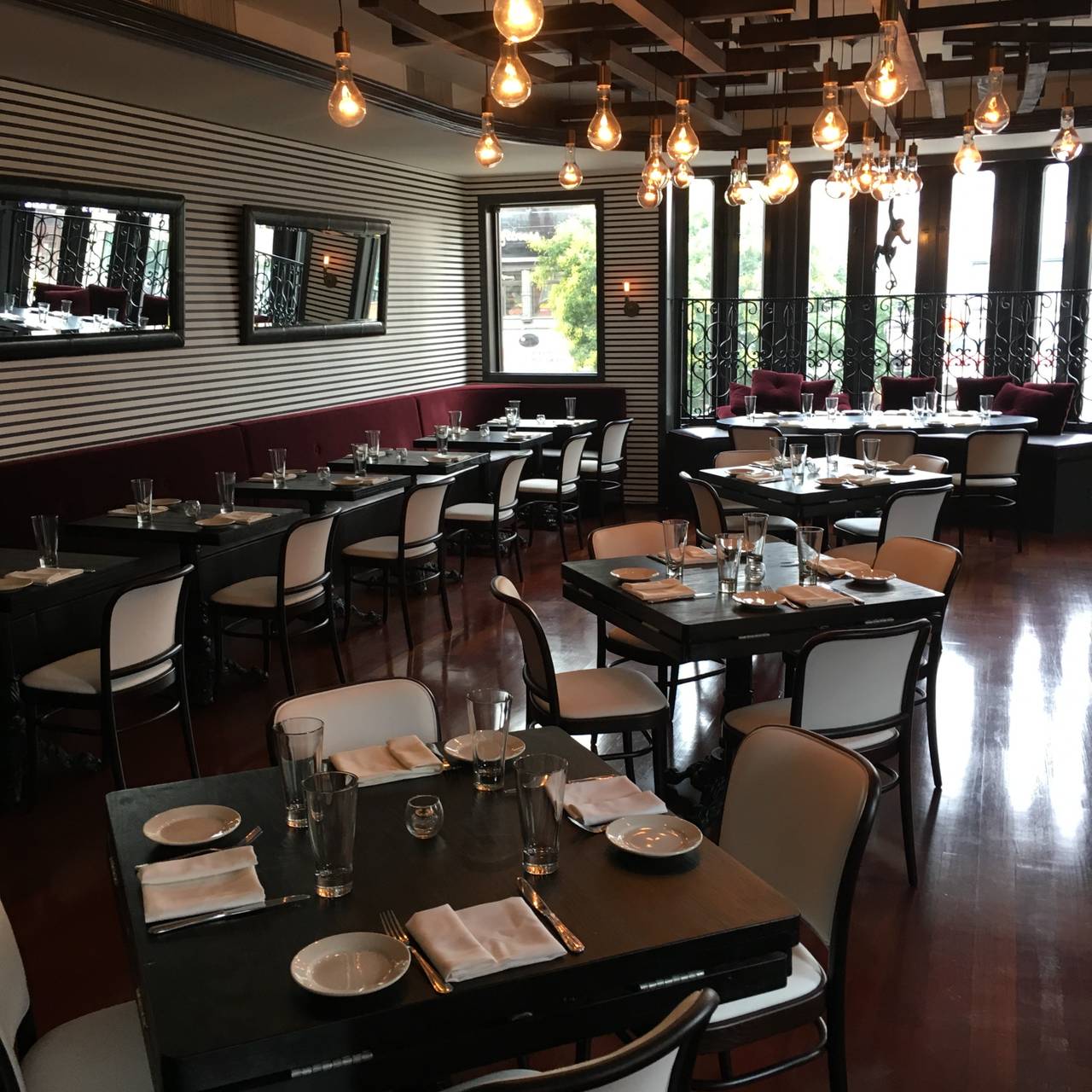 The Brass Rail餐厅图片