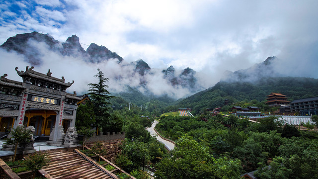 古武当山景区为什么前面加个“古”字?