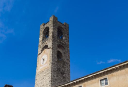 城市塔景点图片