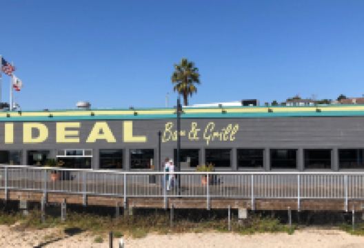 Ideal Bar & Grill美食图片