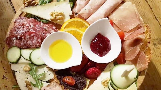 La Strada del Vino Wine Bistrot