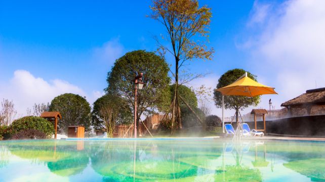 四季贵州山地温泉水世界