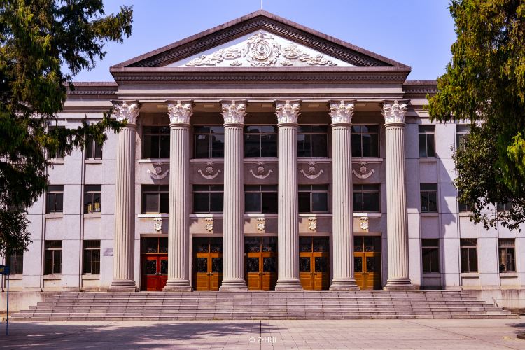 Guangxi University (Educational aura, expansive green spaces)