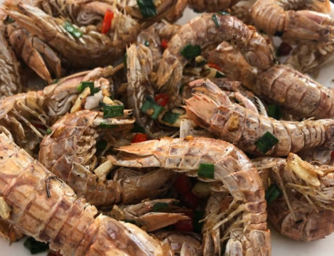 霞涌市场海鲜摆卖区