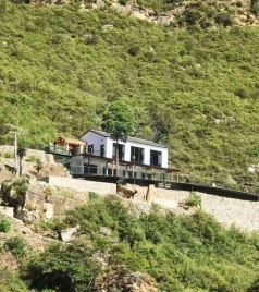 伊万诺-弗兰科夫斯克州游记图文-北京房山仙栖溪谷民宿，院子200平身处世外桃源，各种野花开放在山谷