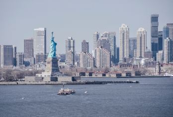 纽约自由女神像+华尔街+时代广场+洛克菲勒中心中文包车一日游【纽约一日游[私人定制+中文司机+景点自选]】