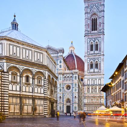 瑞士苏黎世+黄金快车+少女峰+意大利9日7晚拼小团