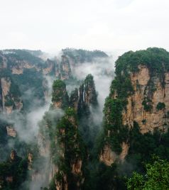 万峰林街道游记图文-行走湘黔十万大山