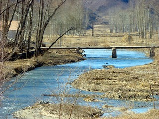 河北旅游：自驾赤城踏春观石窟（图）