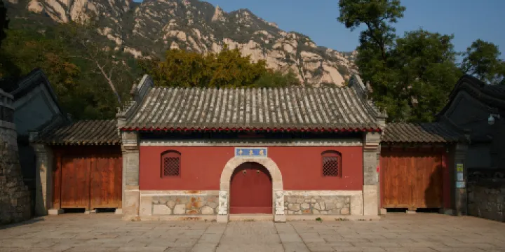 北京鳳凰嶺景區-龍泉寺