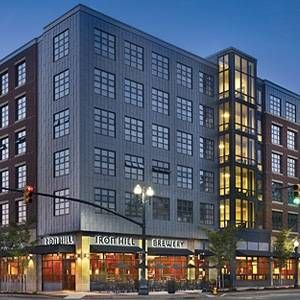 Iron Hill Brewery & Restaurant餐厅图片