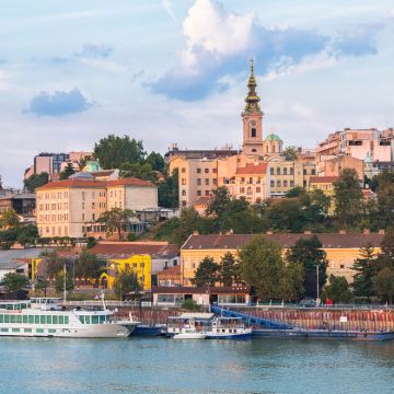 匈牙利布达佩斯圣安德烈+维谢格拉德高堡+埃斯泰尔戈姆一日游