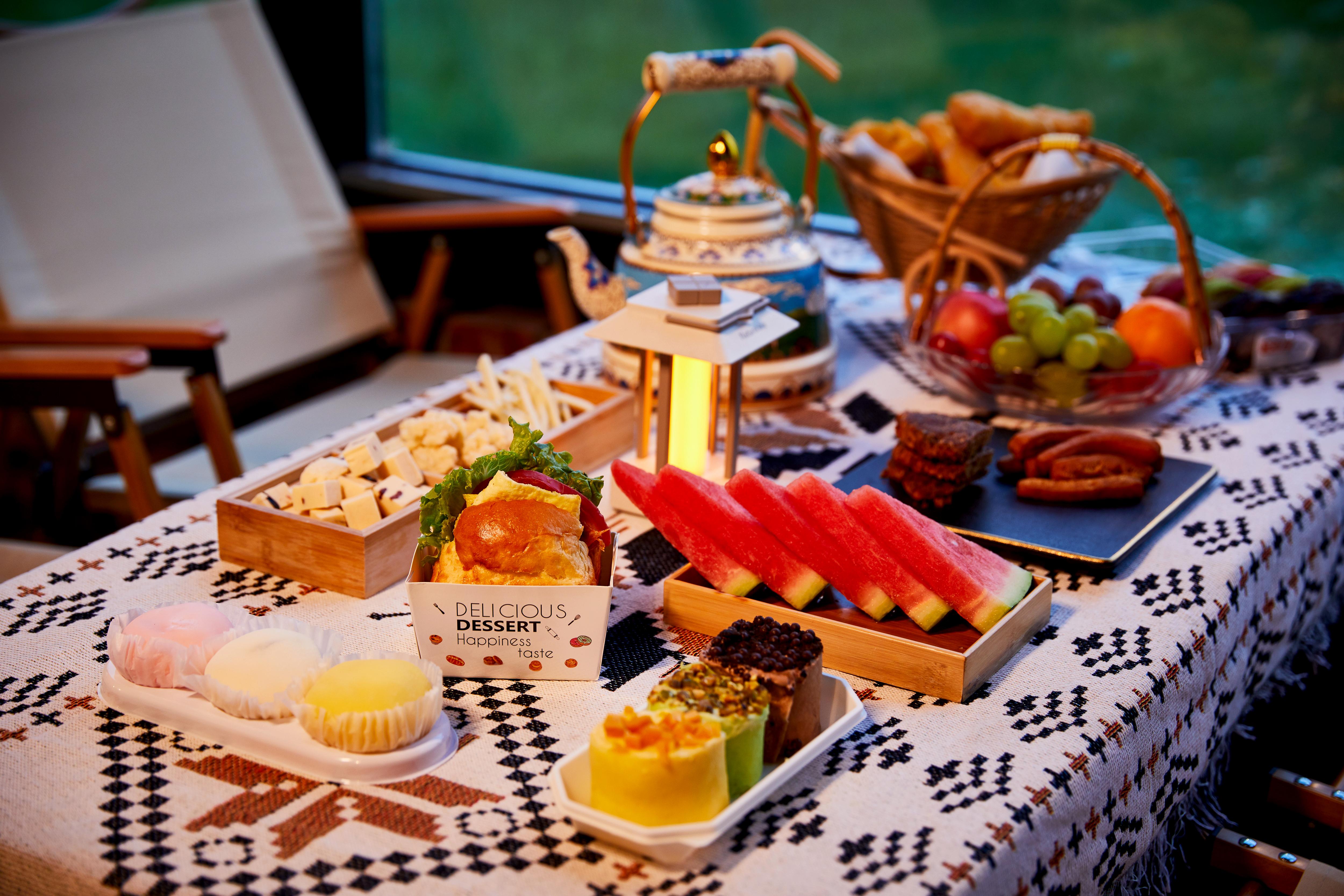 乌兰布统草原乌兰野宿·景观餐厅餐厅图片