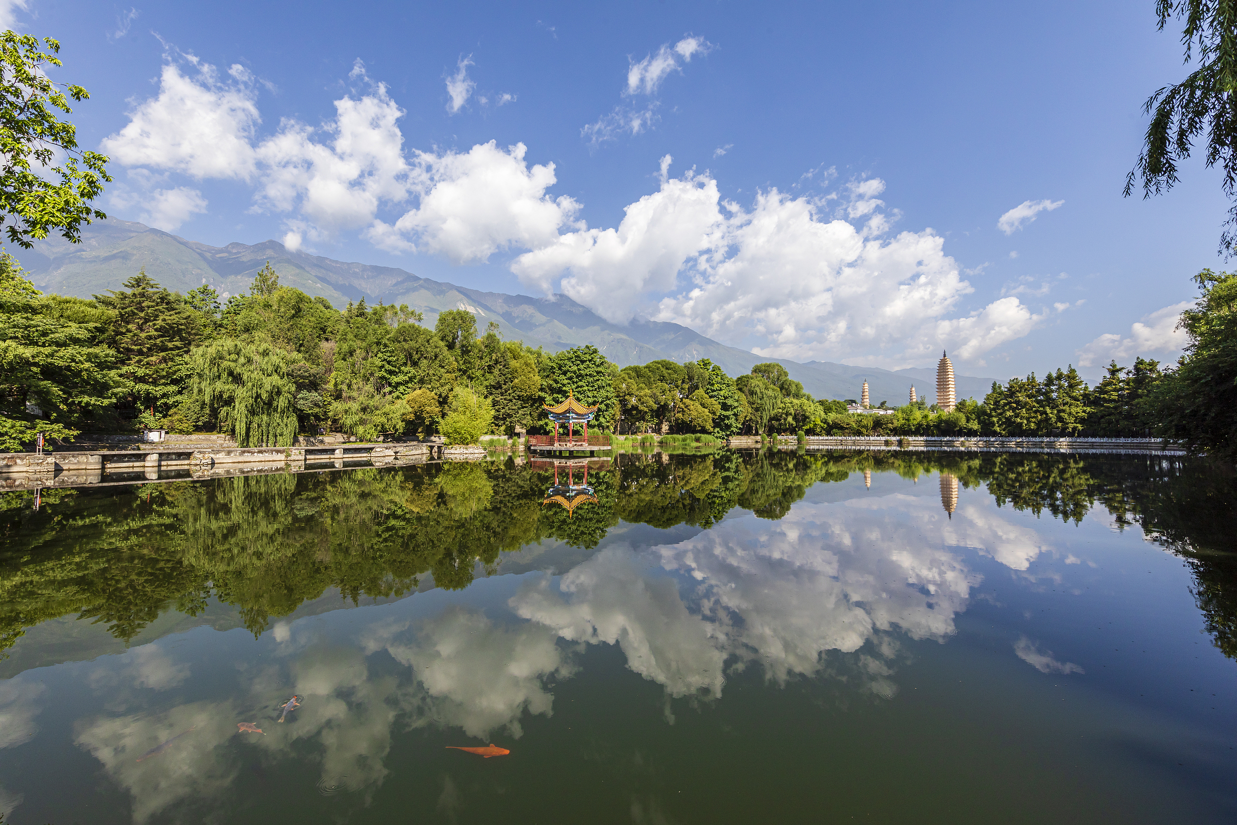 大理市2日遊：三塔倒影公園，洱海的自然美景
