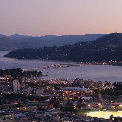 加拿大两大国家公园6日5晚跟团游