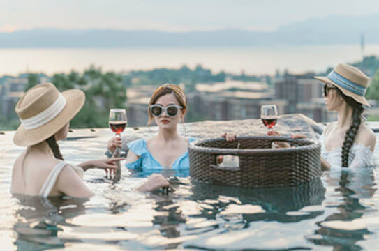 七月盛夏,约上闺蜜一起去古滇名城感受春日的温度吧!