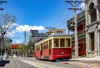 海口火山口+冯小刚电影公社(百年记忆公社)+文笔峰一日游【海口经典路线一次走遍，冯小刚电影公社、海口火山口、海瑞故居、文笔峰】