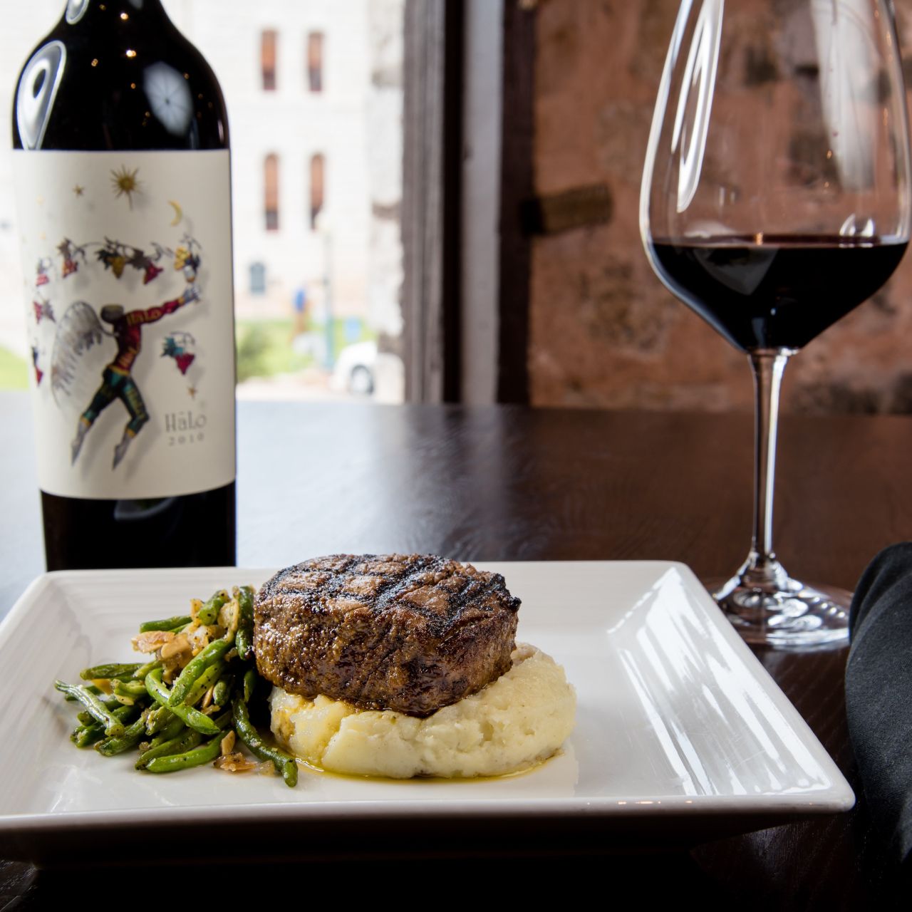 Eighteen Ninety Grille & Lounge