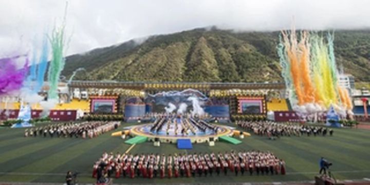 嗨起来！第九届嘉绒锅庄文化旅游节开幕啦！