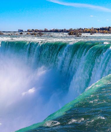9D8N • Toronto + Ottawa + Montreal + Quebec City + Kingston + Niagara Falls, Canada · One Vehicle Throughout 