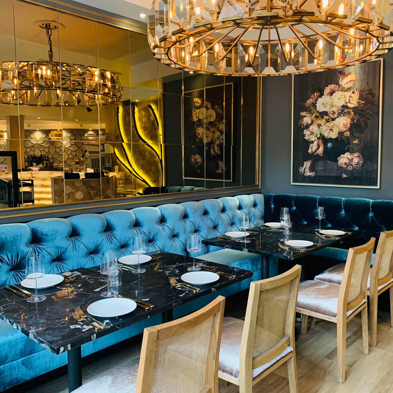 Flowers Saratoga餐厅图片