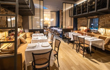 URO Rest and Club餐厅图片