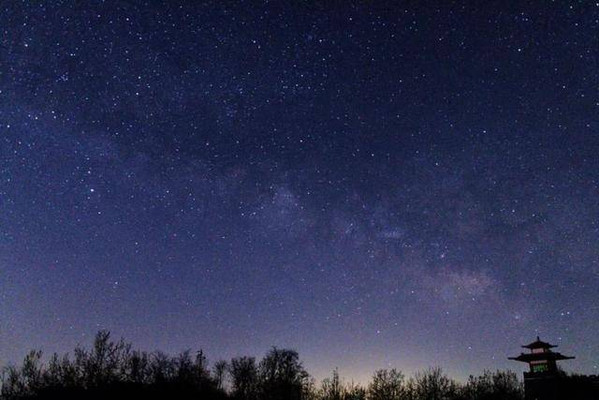带着自己的小行囊,去七星台,看全中国最美的星空,看初升的太阳
