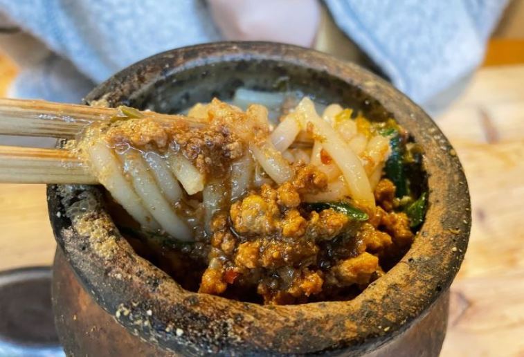 Jing Xing Yuan Pot-type Rice Noodle