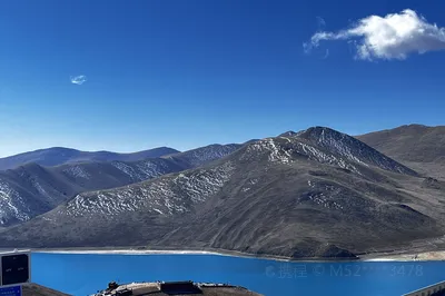 西藏羊湖荒地星空营地