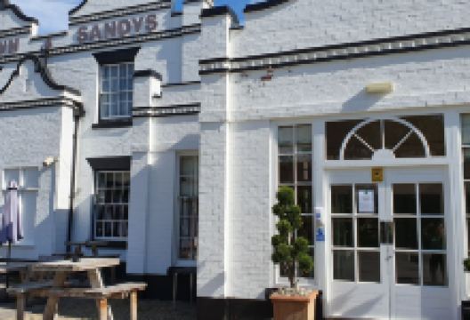 The Crown and Sandys Restaurant美食图片