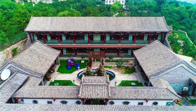 蓟县郭家沟紫瑞庄园民宿,浓浓的古典园林气息,好像皇宫的后花园
