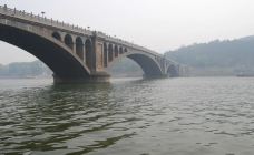 伊河-洛阳-飞驰的smart