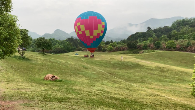 千岛湖旅游攻略，一个人承包热气球是什么体验？