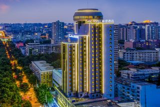 西安亲子游玩三日游攻略_入住西安钟鼓楼下的智能酒店