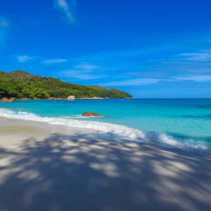 印度尼西亚巴厘岛+佩妮达岛+破碎沙滩+天神浴池（佩妮达岛）+精灵沙滩2日1晚跟团游