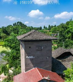 古溪镇游记图文-潼南文物地图：清末修建的倒挂金钩碉楼，百年老楼冬暖夏凉很宜居
