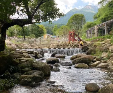 樑野山雲中村寨