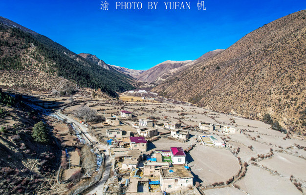 昌都自驾游第一天:重庆飞邦达,逛古村、泡温泉,慢慢适应高反