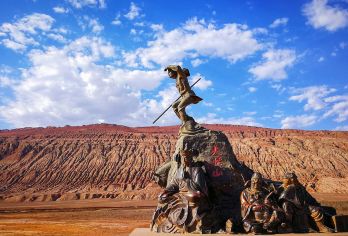 火焰山温度计打卡+万佛宫+麻扎村+大峡谷+库木塔格沙漠一日游【[多重玩法]多种团形，上门接送减少等待时间、漫步热门景点，体验火焰山美食街、大峡谷打卡。】