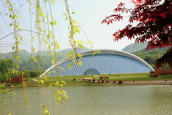 春游秦岭国家植物园,依山傍水花开遍野好风光