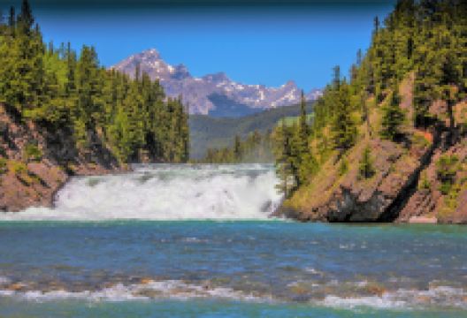 弓河瀑布景点图片