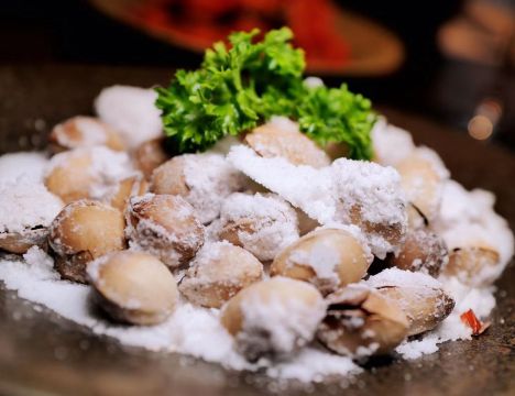 雨亭·炭火烤肉屋(新津店)