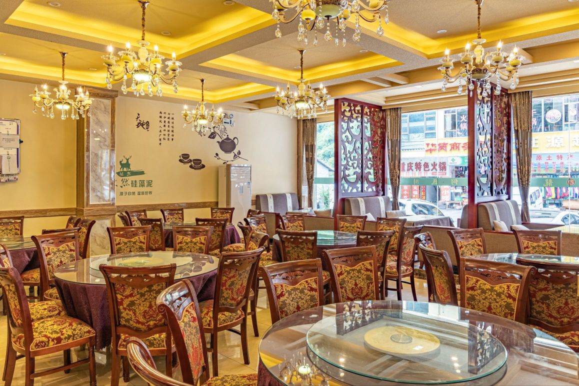 何氏川菜馆餐厅图片