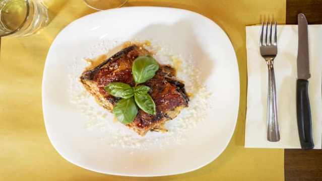 La Taverna Pizzeria Bisteccheria