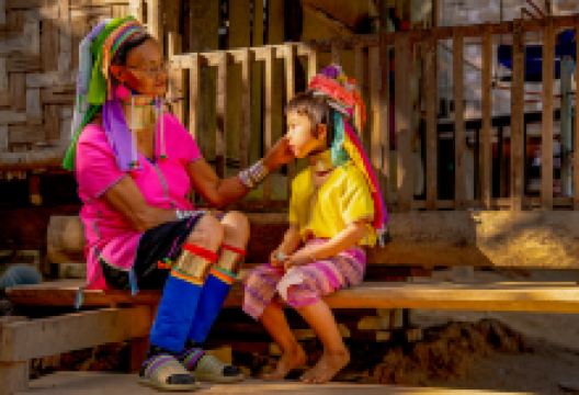 长颈族村景点图片