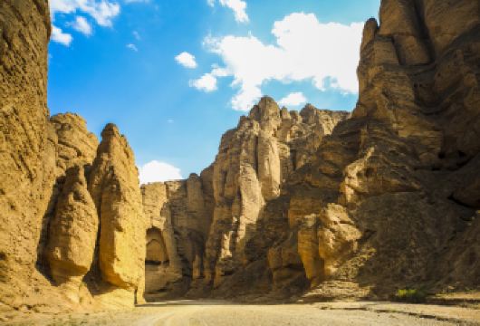 【纯玩无购物】兰州黄河石林+兰州水墨丹霞旅游景区一日游【市区酒店免费上门接送，熟悉线路，贴心管家，摄影帮手】