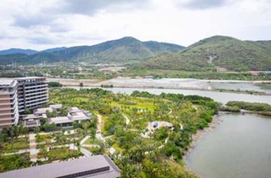 美食&酒店之旅：来三亚透透气，给你的身心放个假！