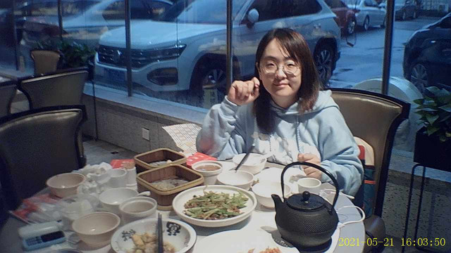 小家3个人，真人社会，，拍照吧，，，