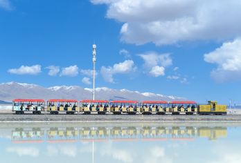 茶卡盐湖+青海湖+日月山一日游【包车游•上门接送•纯玩】【1，达人带队，精选线路，深度体验，创新玩法，贴心管家，摄影帮手，路上美景随走随停！】